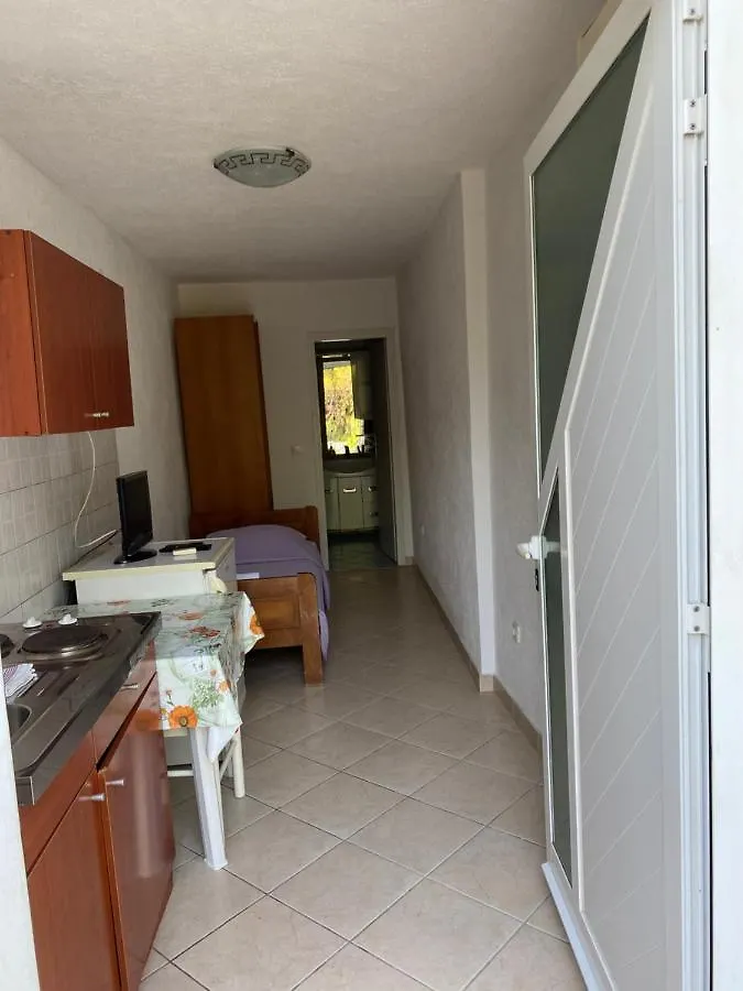 Anka Studios 0*, Vrbnik (Primorje-Gorski Kotar)